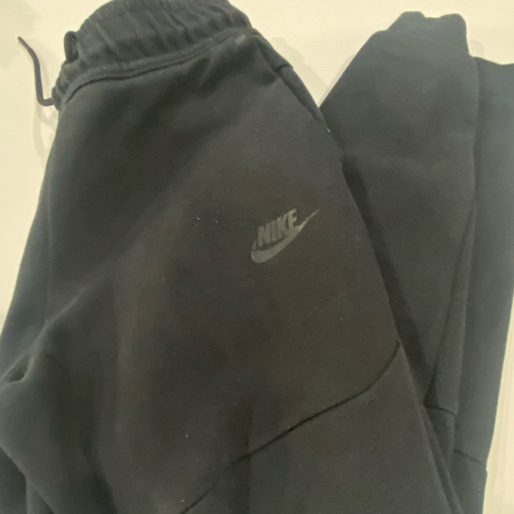 Youth Large Nike Tech Pants